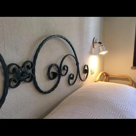 Mandorlo 3 *